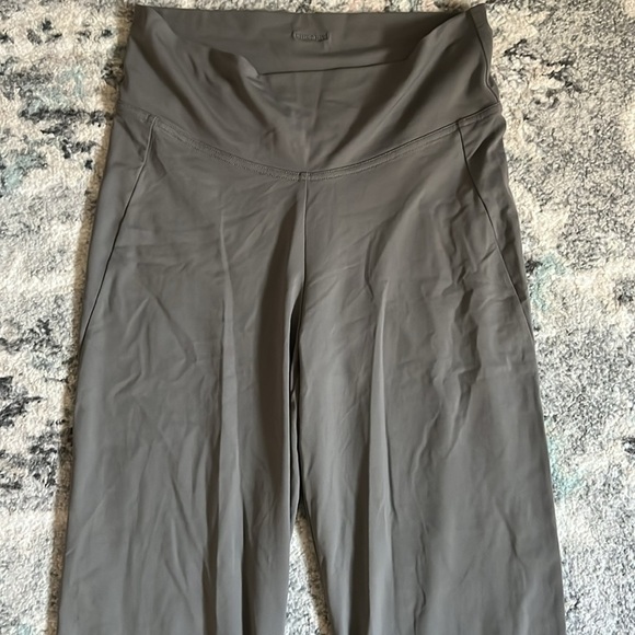 Patagonia Fold Over Wide Leg Yoga Pants - Picture 2 of 10